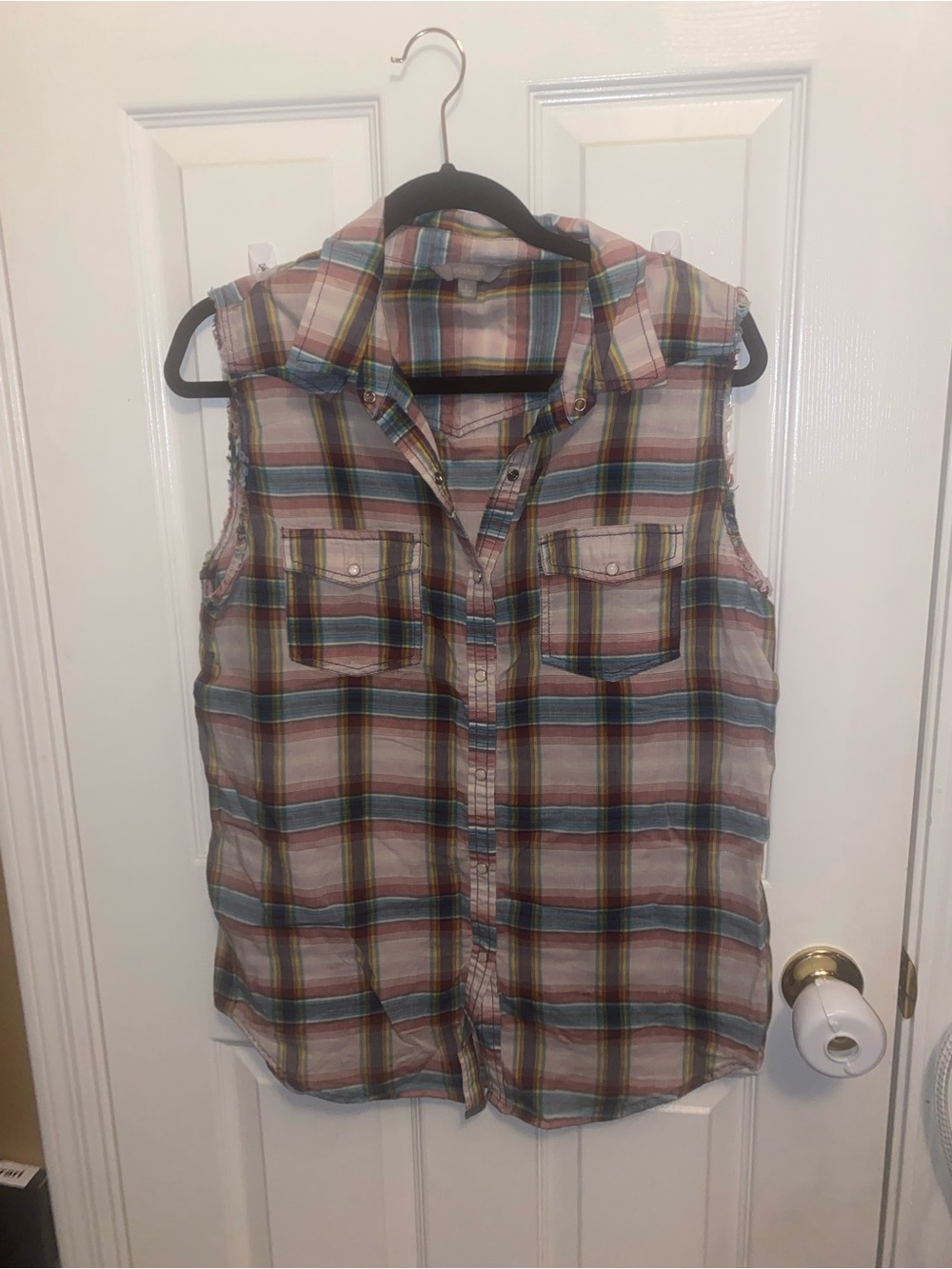 Rubbish Plaid Button-Down Sleeveless Shirt in Pink, Blue, Green